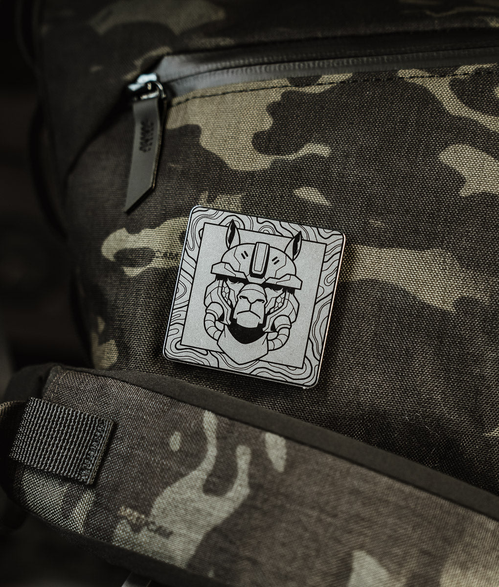 An A16 ALPAKA patch mounted on the ClogTwo Edition's hook-and-loop front panel